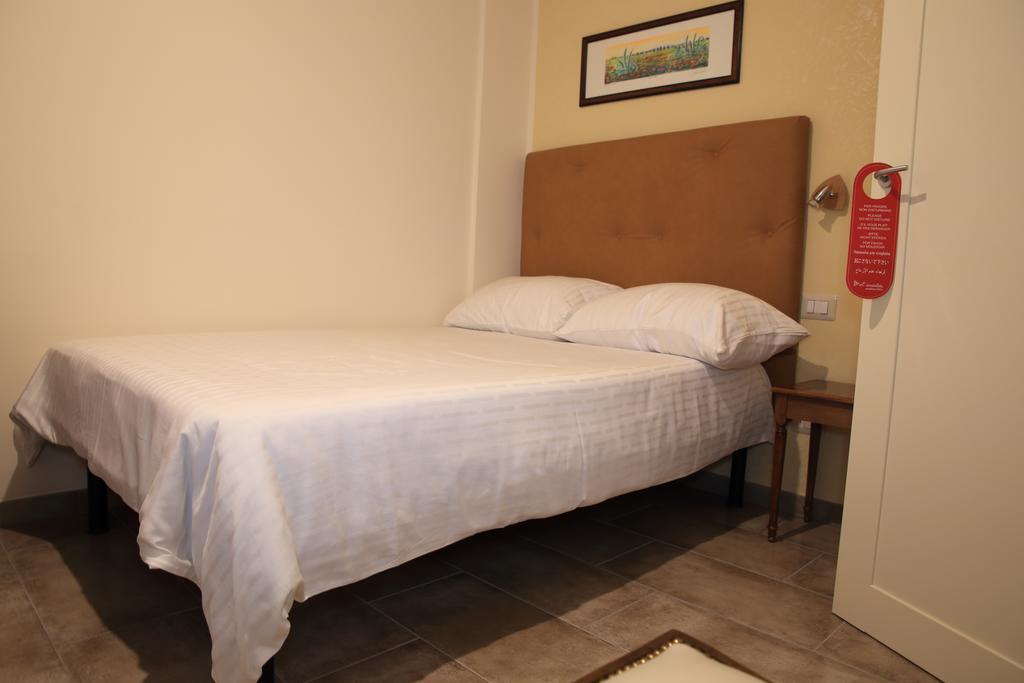 Anice Guesthouse โรม ภายนอก รูปภาพ