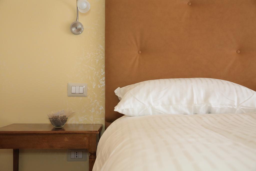 Anice Guesthouse โรม ภายนอก รูปภาพ