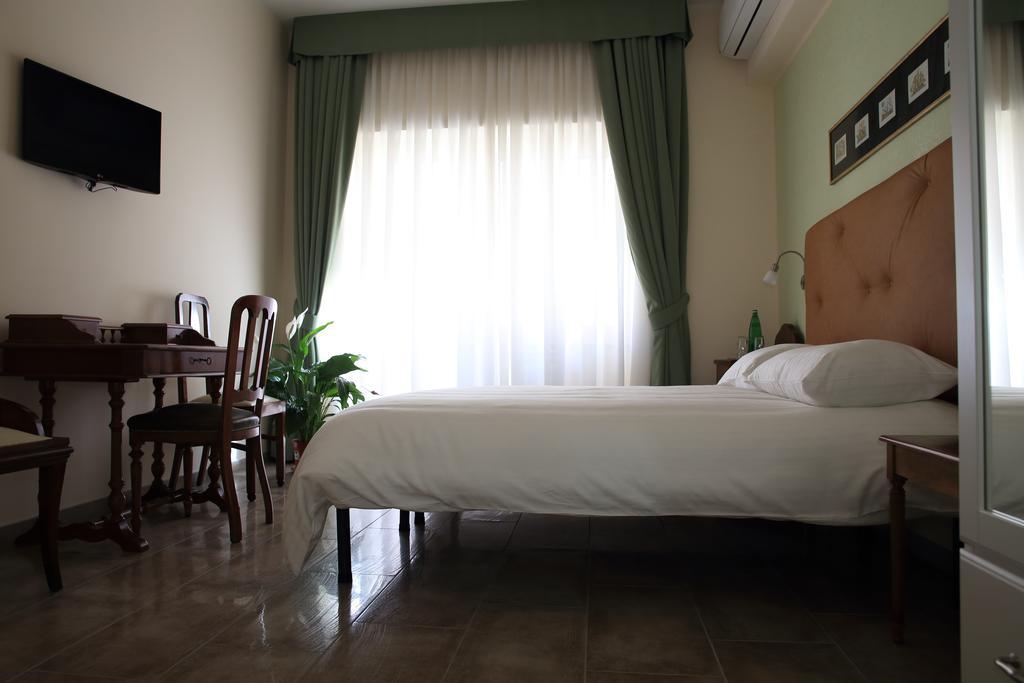 Anice Guesthouse โรม ภายนอก รูปภาพ