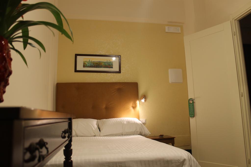 Anice Guesthouse โรม ภายนอก รูปภาพ