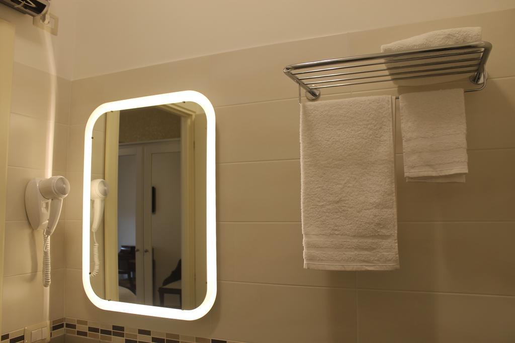 Anice Guesthouse โรม ภายนอก รูปภาพ
