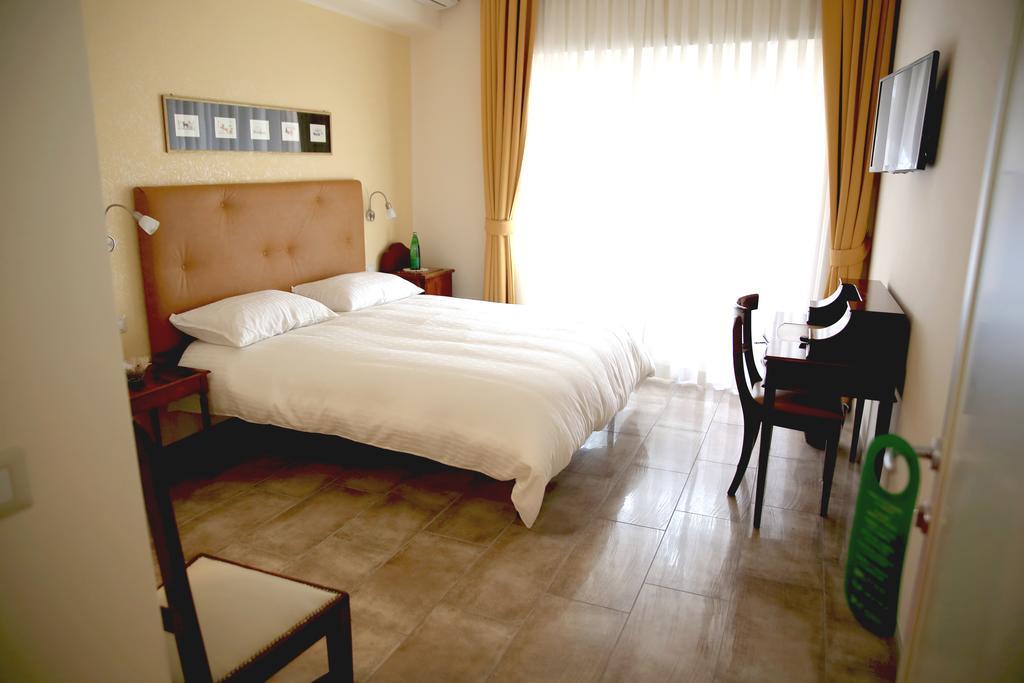 Anice Guesthouse โรม ภายนอก รูปภาพ